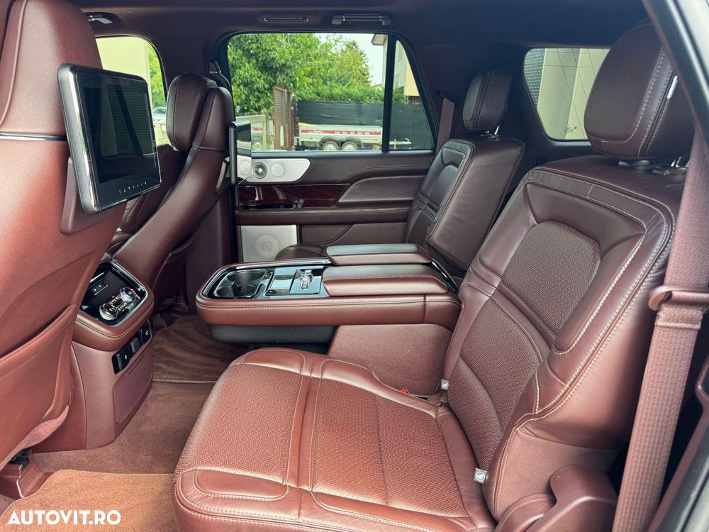Lincoln Navigator - 30
