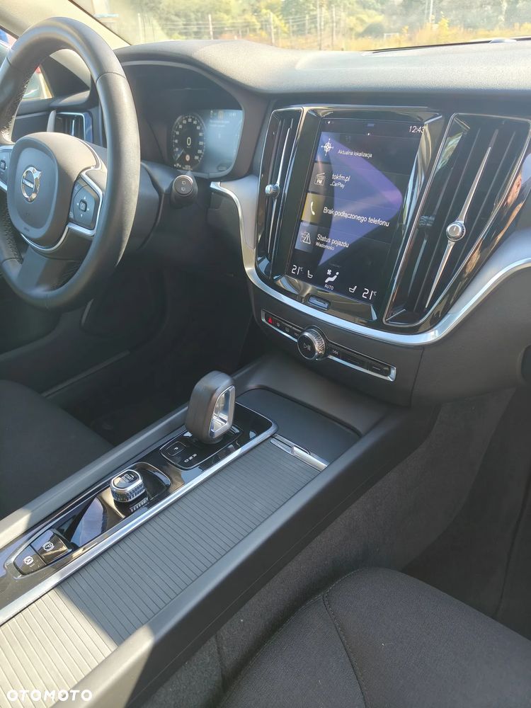Volvo V60 B3 B DKG Momentum - 12