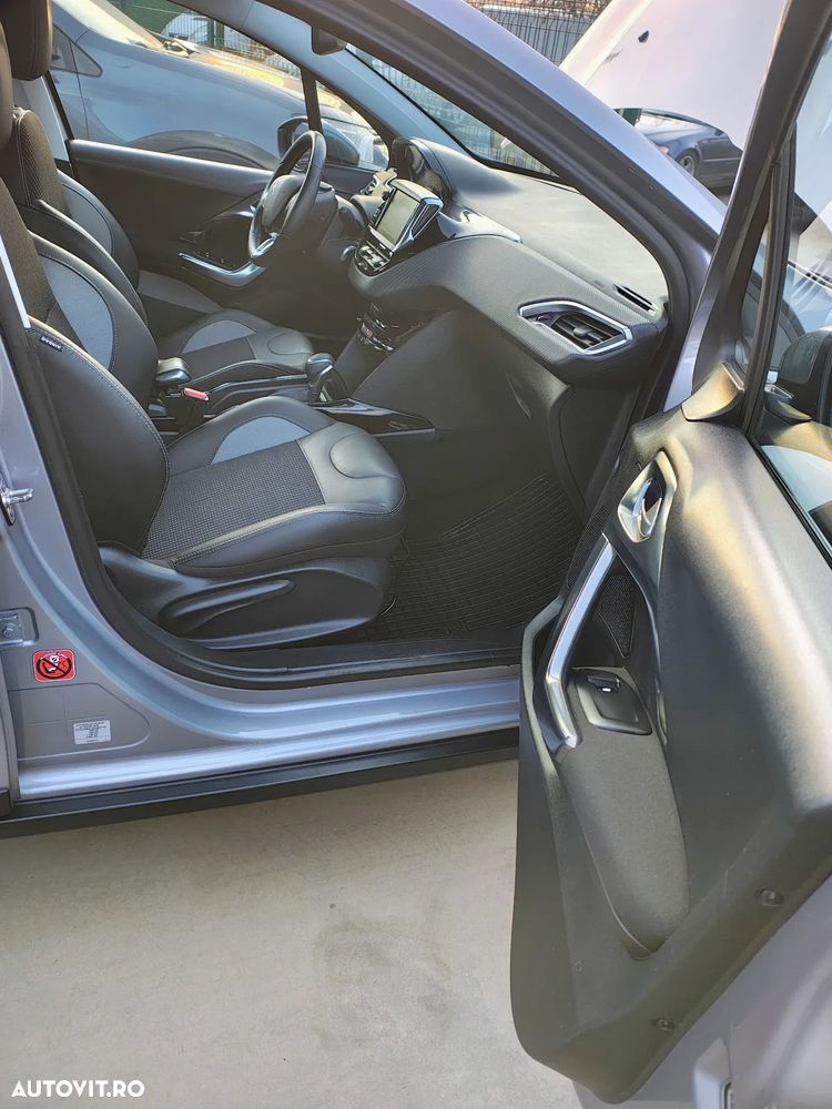 Peugeot 2008 PureTech 110 GPF Stop&Start EAT6 Allure - 23