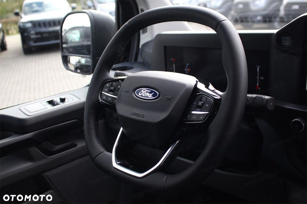 Ford Transit Custom 320 L2H1 Trend A8 2.0 136KM - 10
