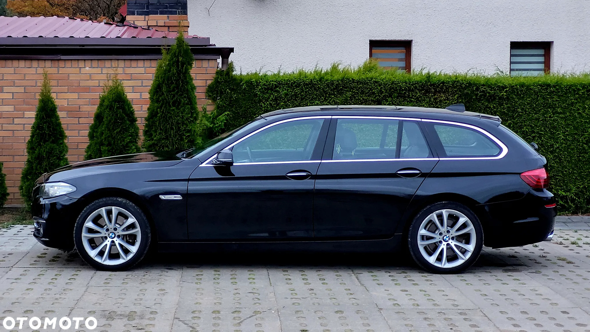 BMW Seria 5 525d xDrive Touring Luxury Line - 3