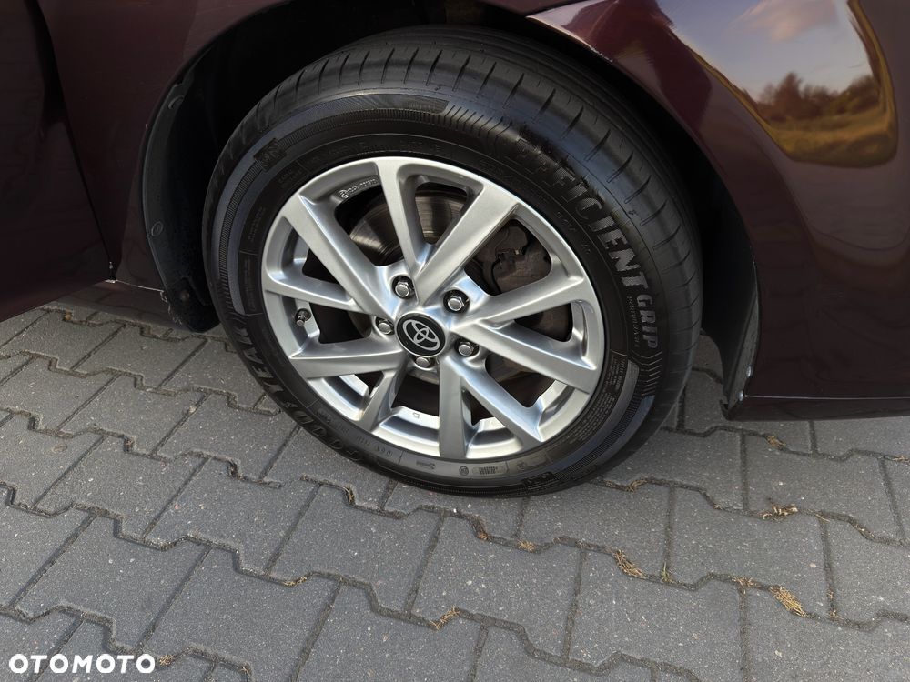 Toyota Corolla Verso 1.8 Premium + 7os MM - 8