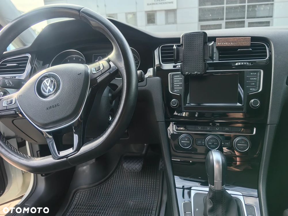 Volkswagen Golf 1.4 TSI BMT Highline DSG - 10