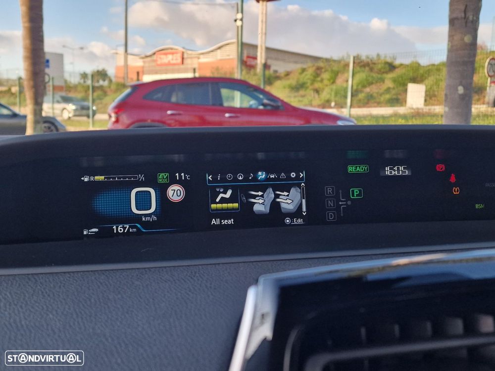 Toyota Prius 1.8 Plug-In Luxury+Pele - 33
