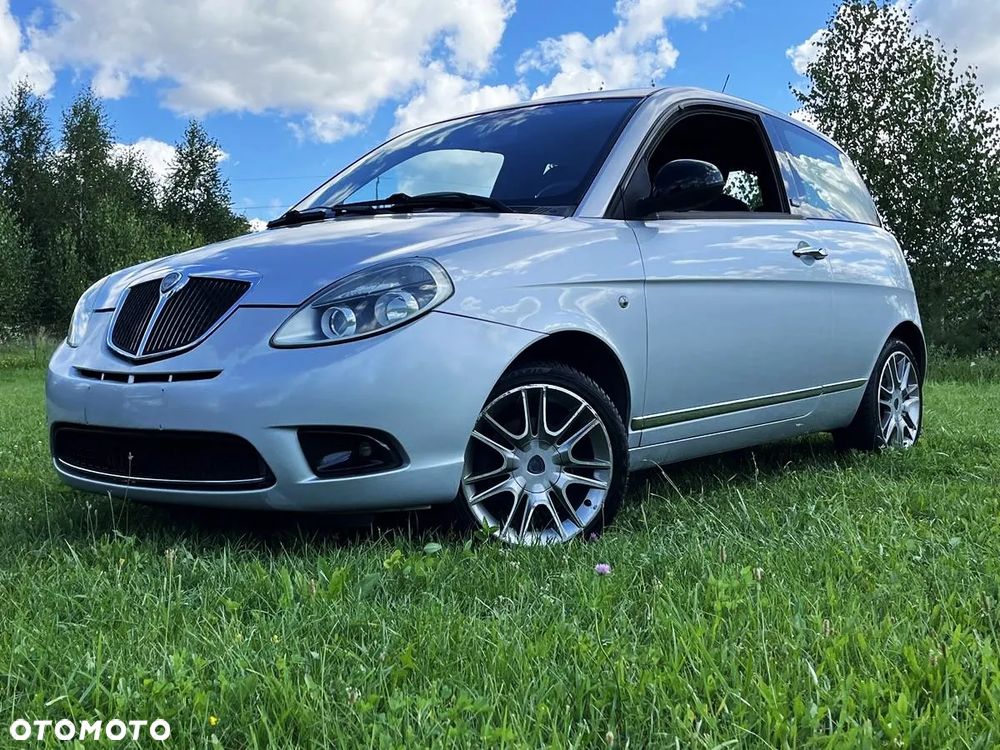Lancia Ypsilon - 1