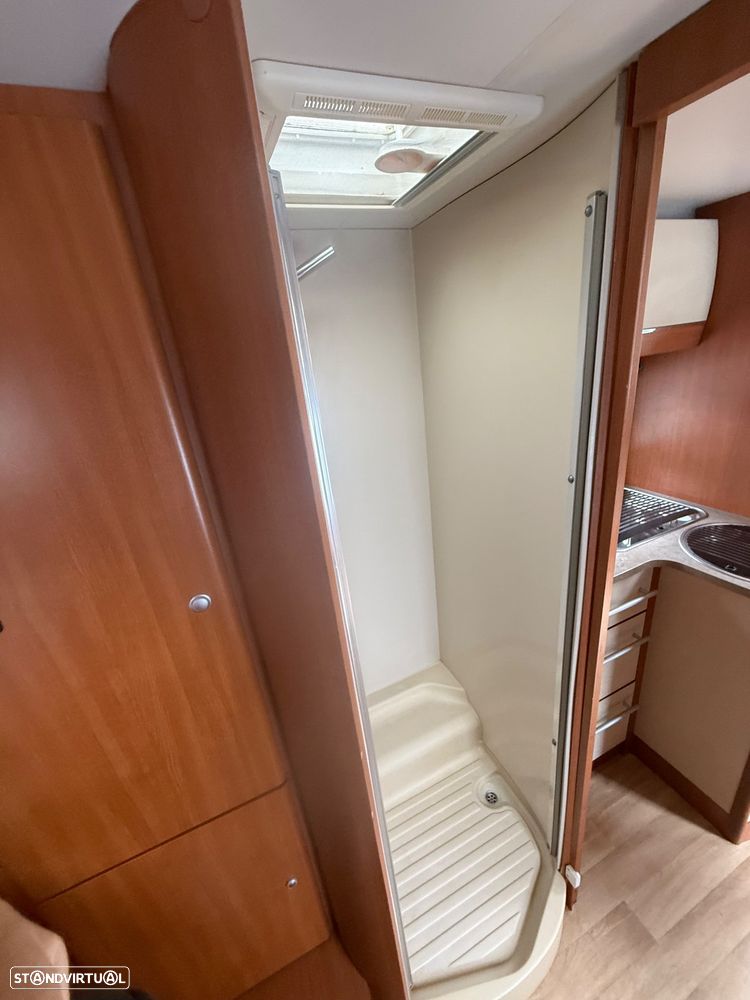 Chausson Welcome Welcome 88 cama transversal em suite - 20