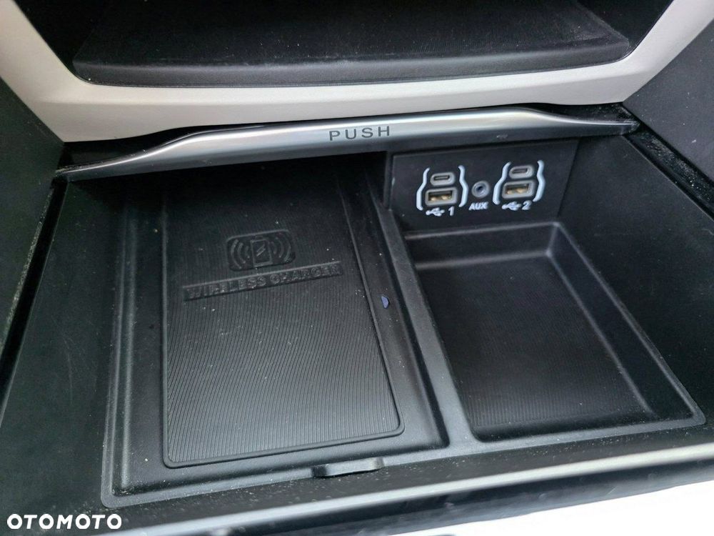 Chrysler Pacifica - 31