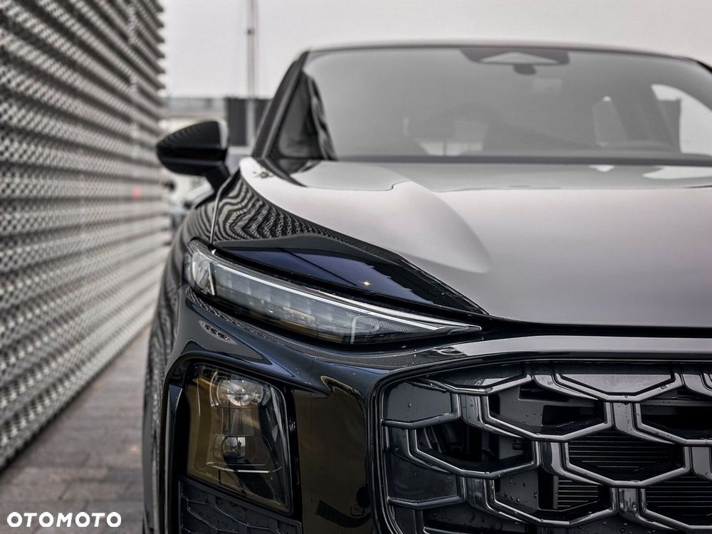 Audi Q3 Sportback - 12