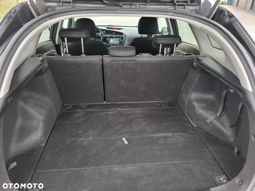 Kia Ceed 1.6 CRDi 136 ISG GT Line - 17