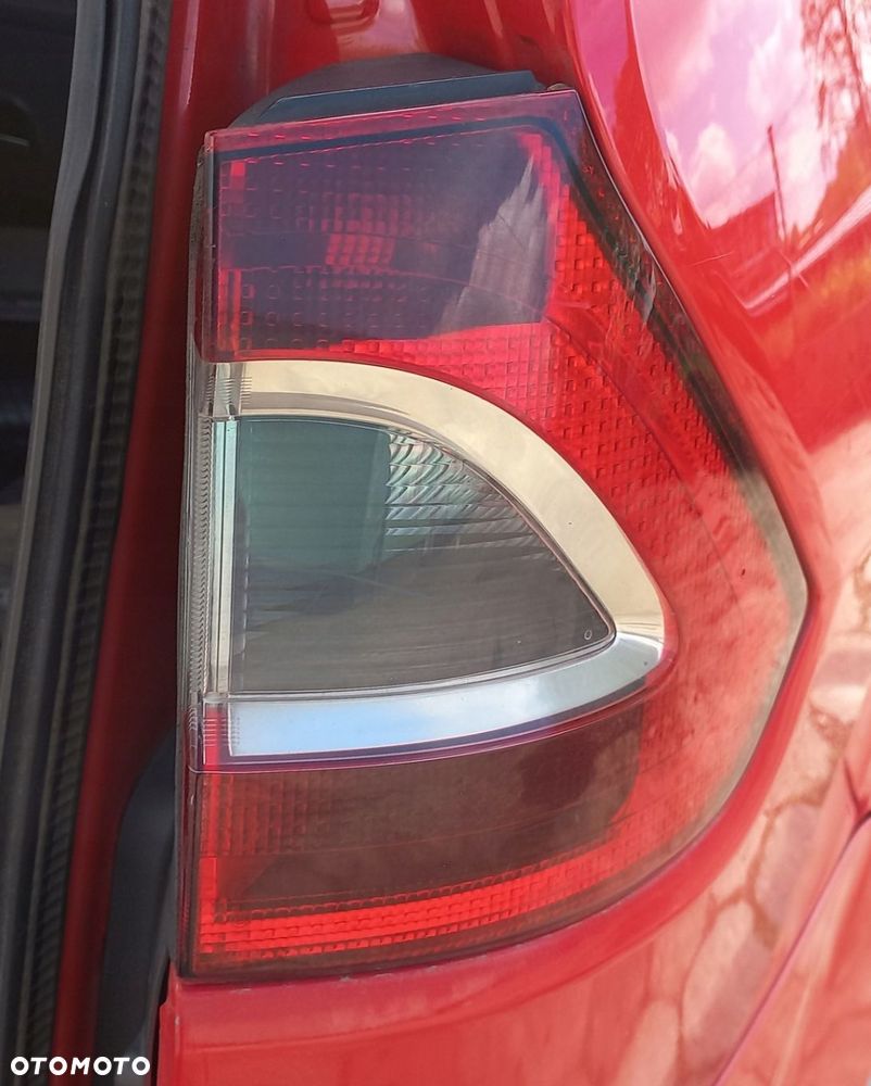 LAMPA TYLNA PRAWA FORD GALAXY MK3