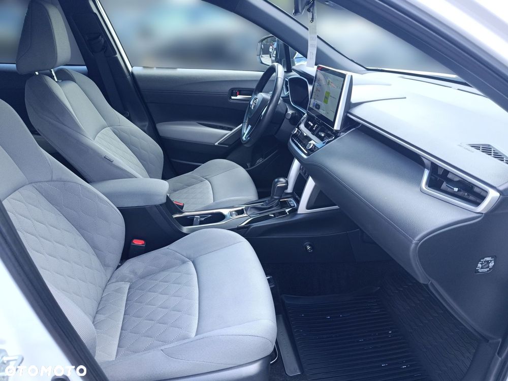 Toyota Corolla Cross - 9