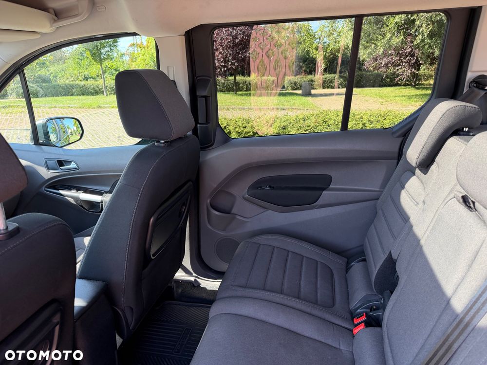 Ford Tourneo Connect Grand - 24