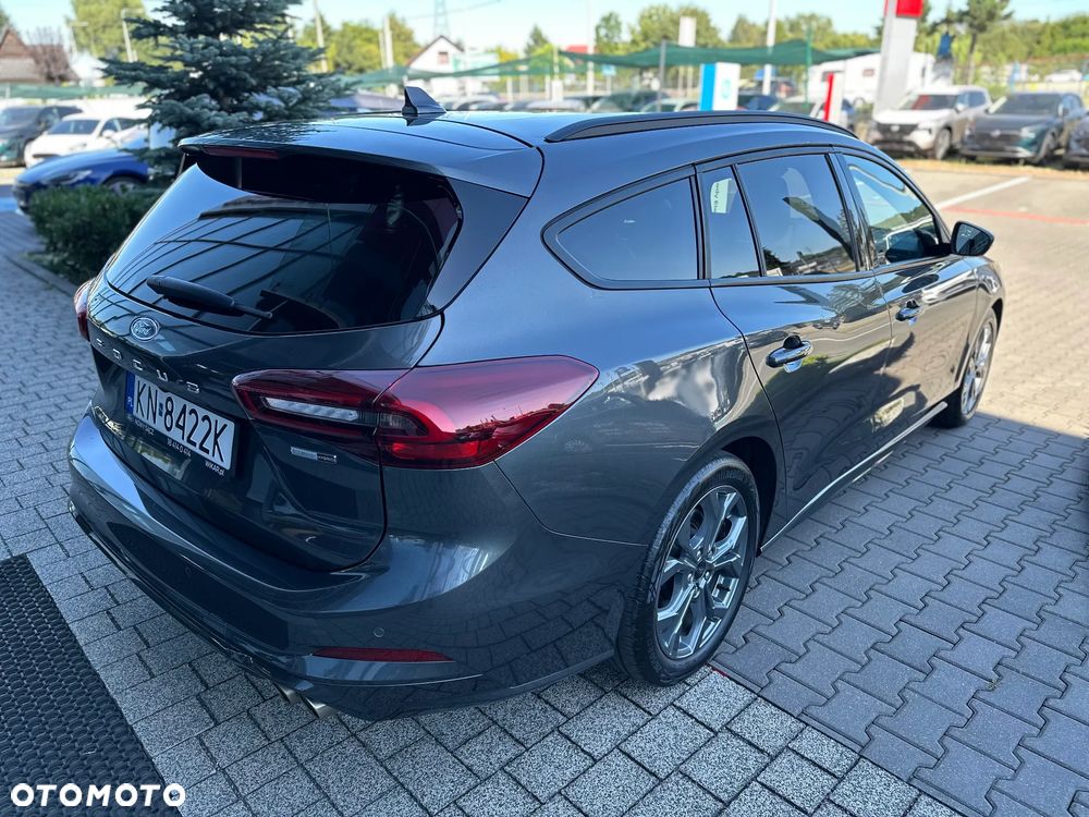 Ford Focus 1.0 EcoBoost Hybrid ST-LINE X - 4