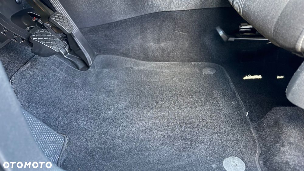 Volkswagen Golf 1.6 TDI DPF MATCH - 20