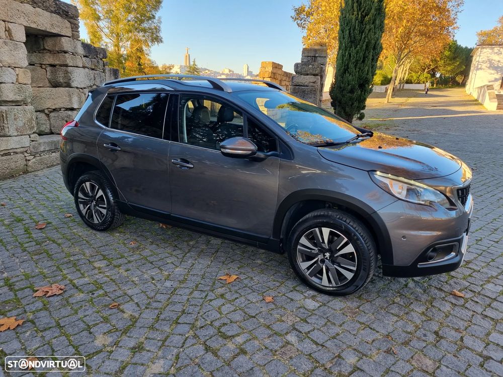 Peugeot 2008 1.2 PureTech Allure - 5