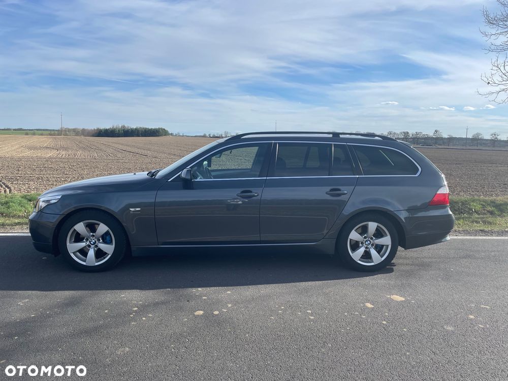 BMW Seria 5 525i - 4