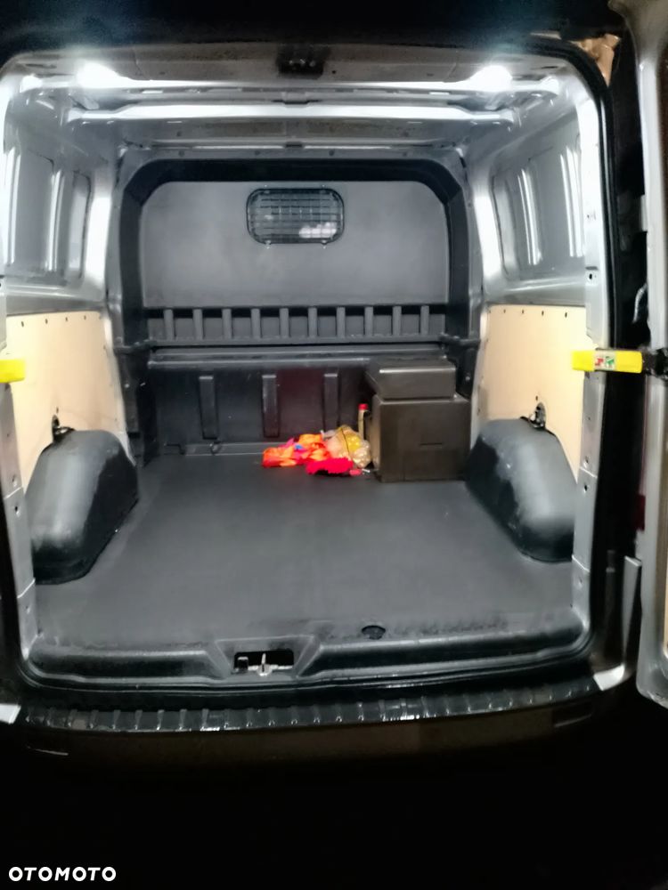 Ford Transit Custom - 9