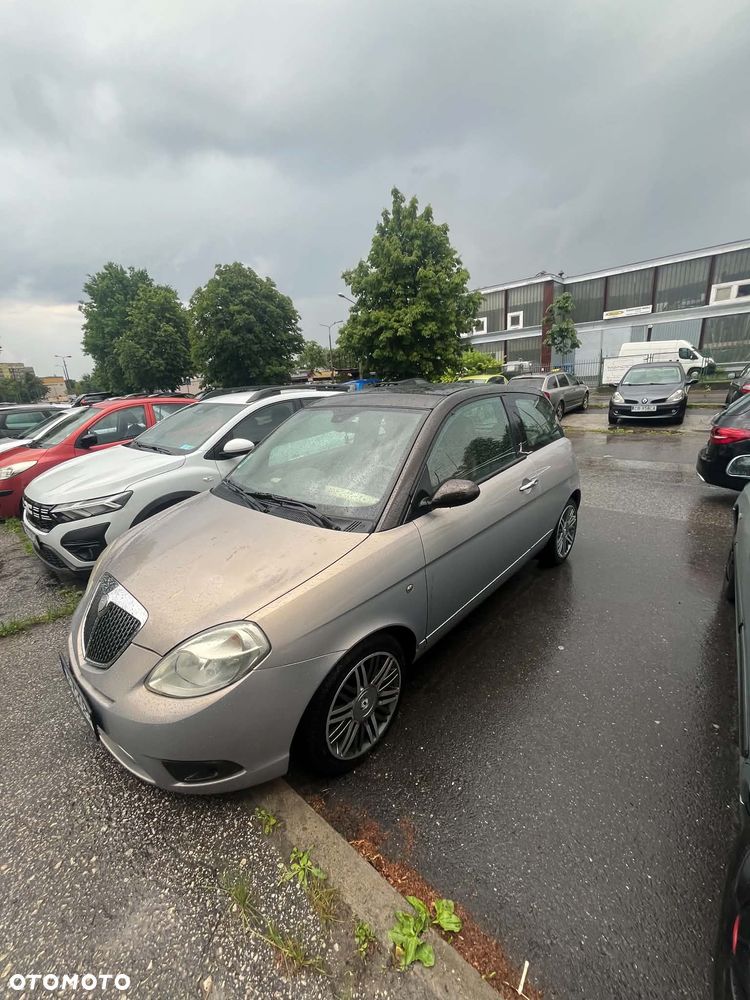 Lancia Ypsilon - 3