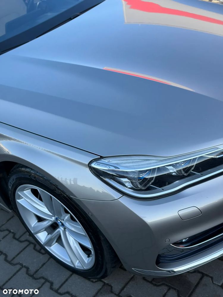 BMW Seria 7 740Li Edition Exclusive - 13
