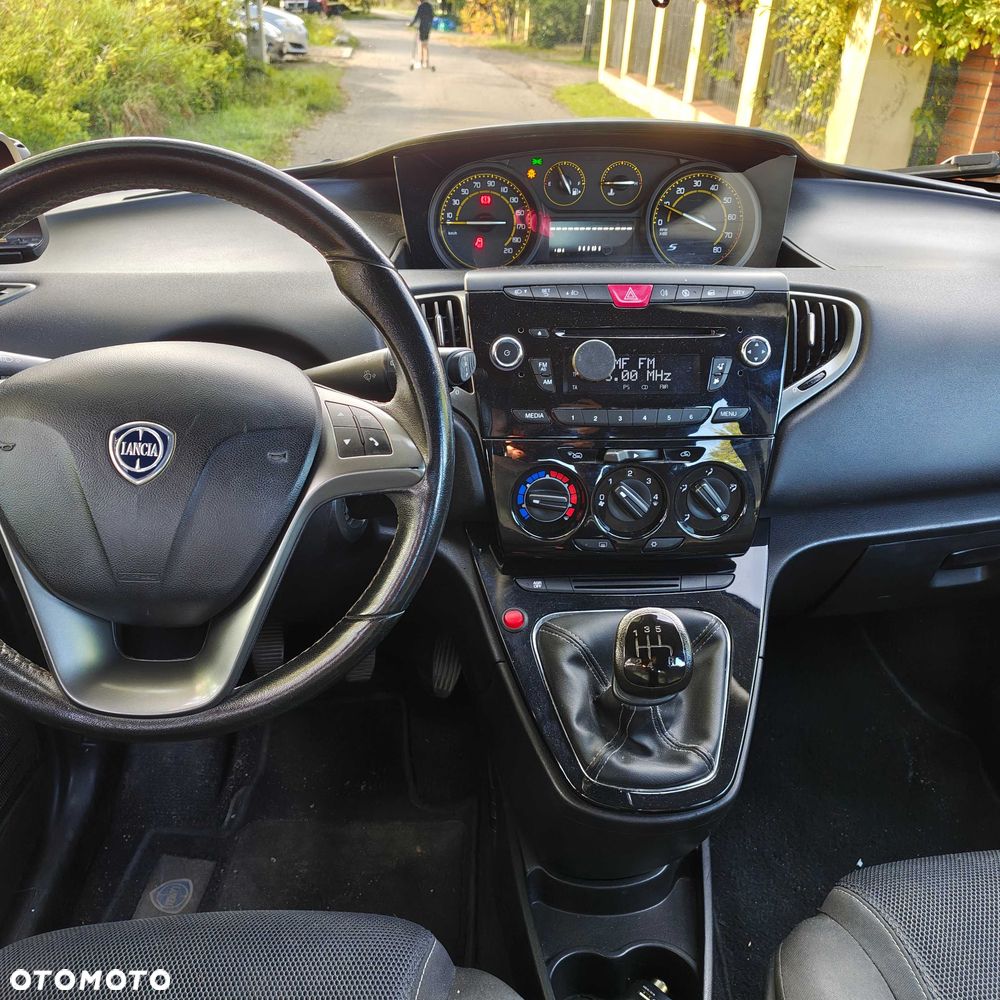Lancia Ypsilon - 7