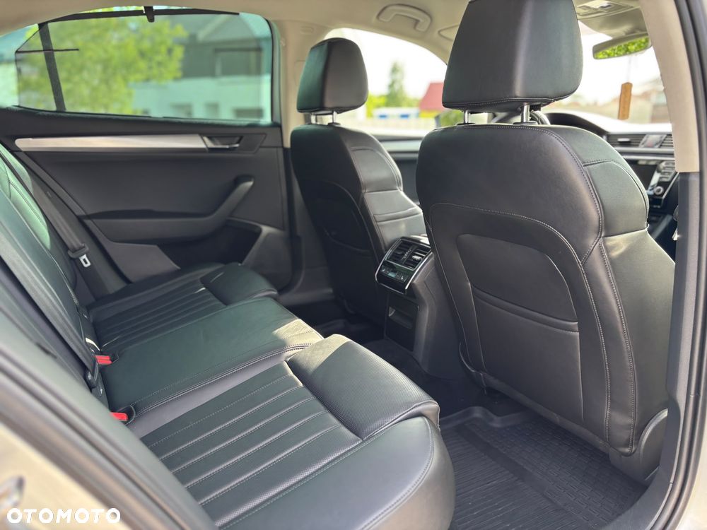 Skoda Superb 2.0 TDI Style - 28