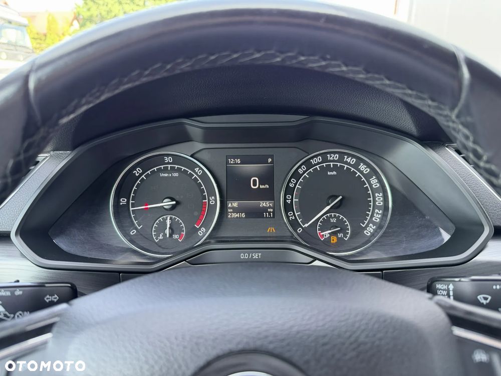 Skoda Superb 2.0 TDI Style DSG - 28