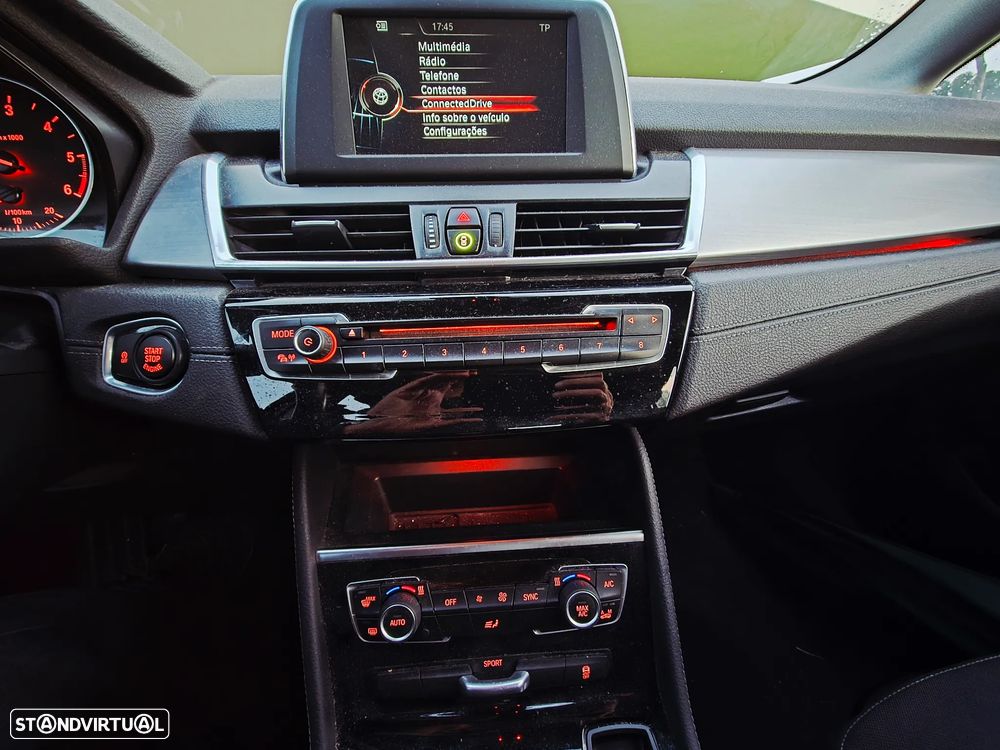 BMW 216 Active Tourer d Line Sport - 30