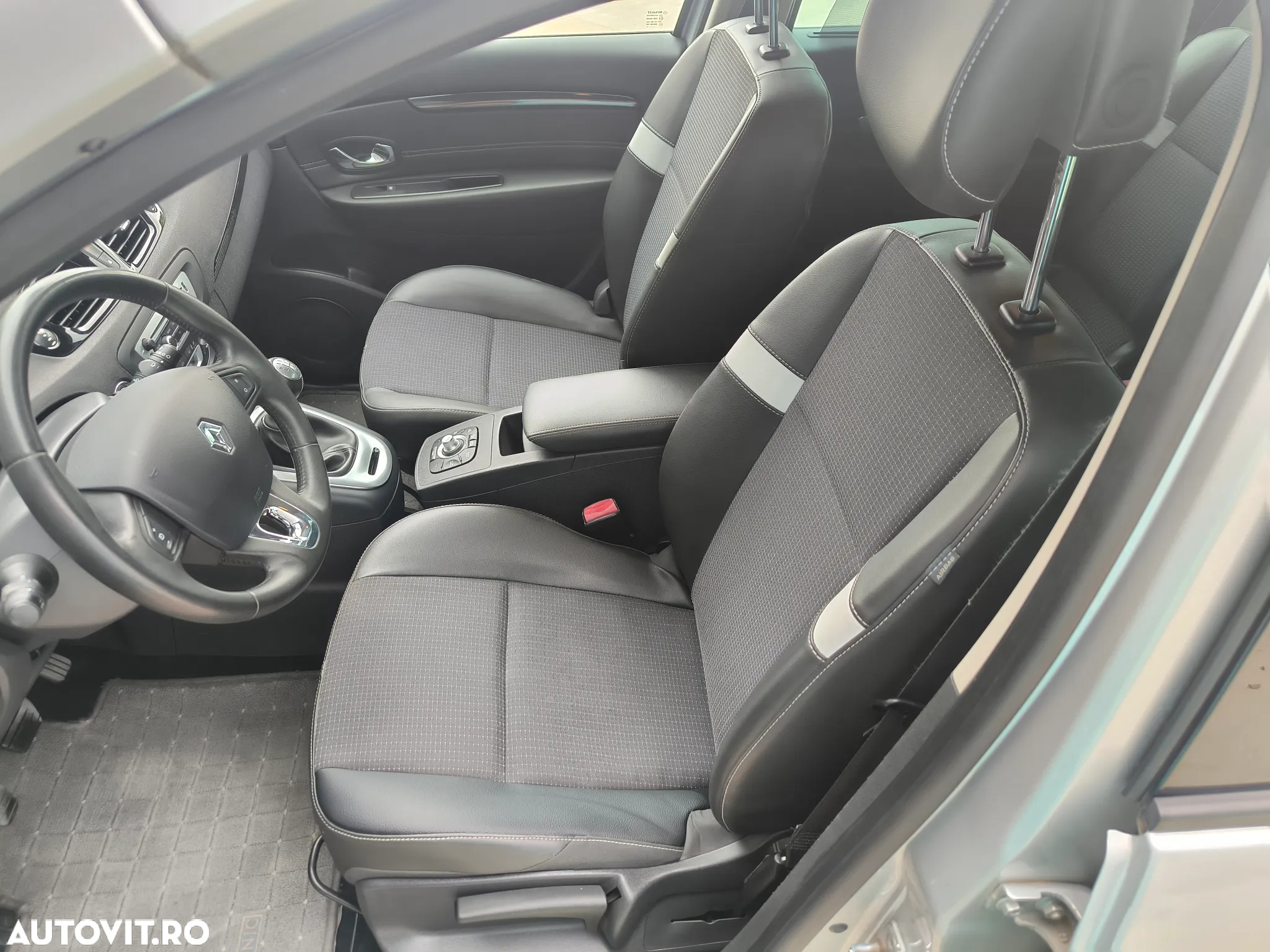 Renault Scenic - 15
