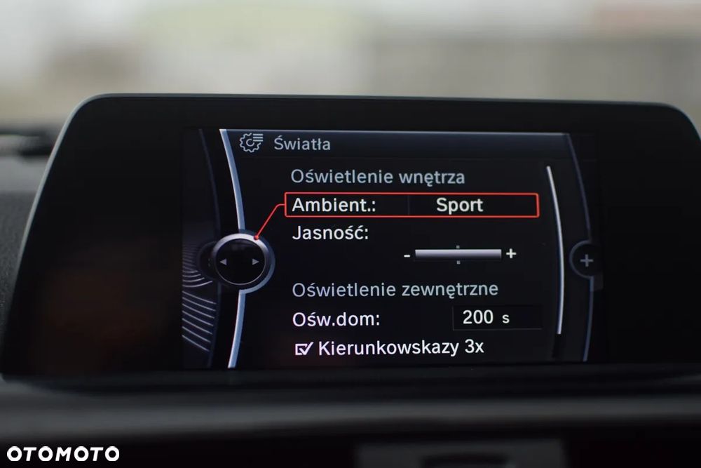 BMW Seria 3 318d DPF Edition Sport - 24