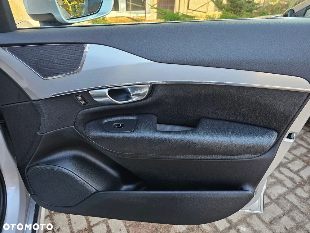 Volvo XC 90 D5 AWD Geartronic Kinetic - 21