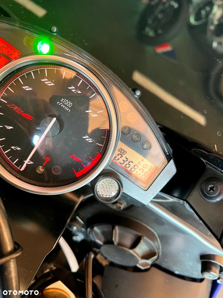 Yamaha R6 - 8