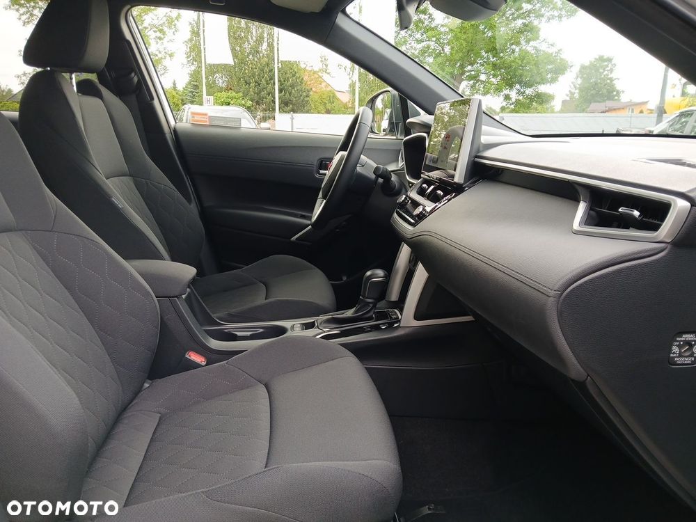 Toyota Corolla Cross - 12