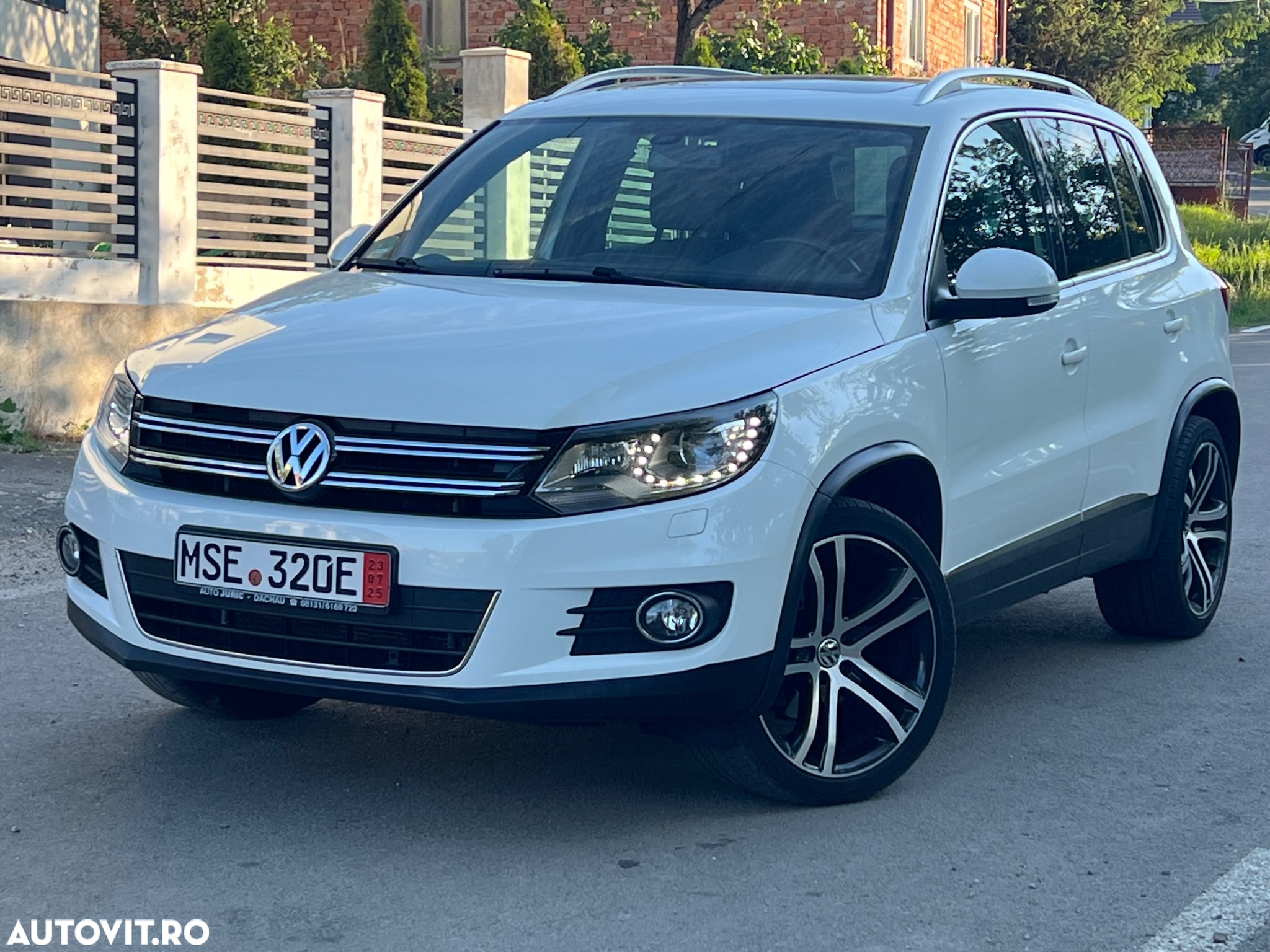 Volkswagen Tiguan 2.0 TDI SCR 4MOTION BlueMotion Technology DSG Lounge Sport & Style - 2