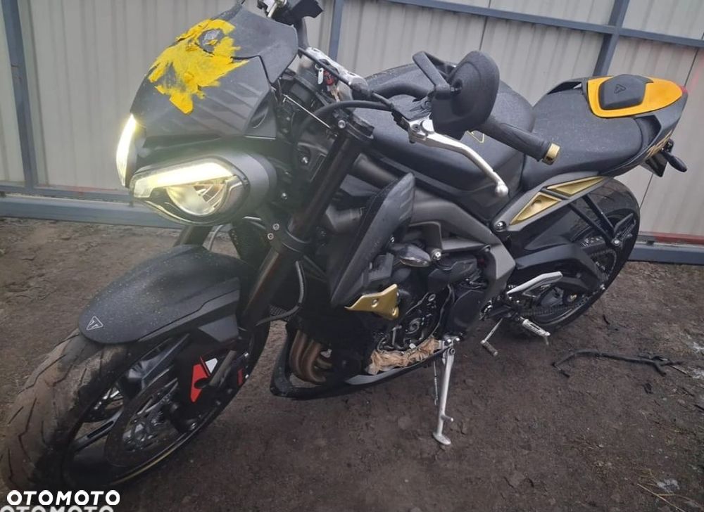 Triumph Street Triple - 1