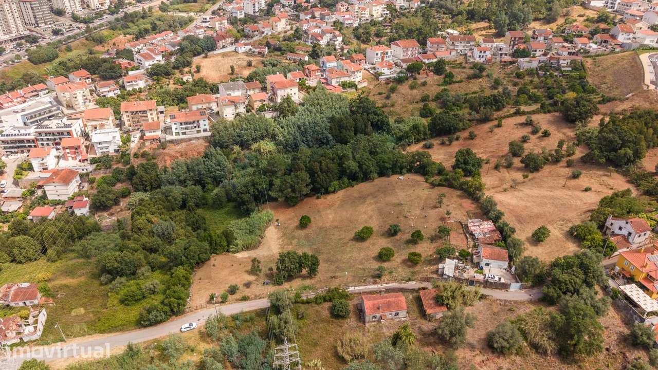 Moradia com Terreno de 7.014 m2 | Potencial Construtivo de 3.500 m2 | - Grande imagem: 5/12
