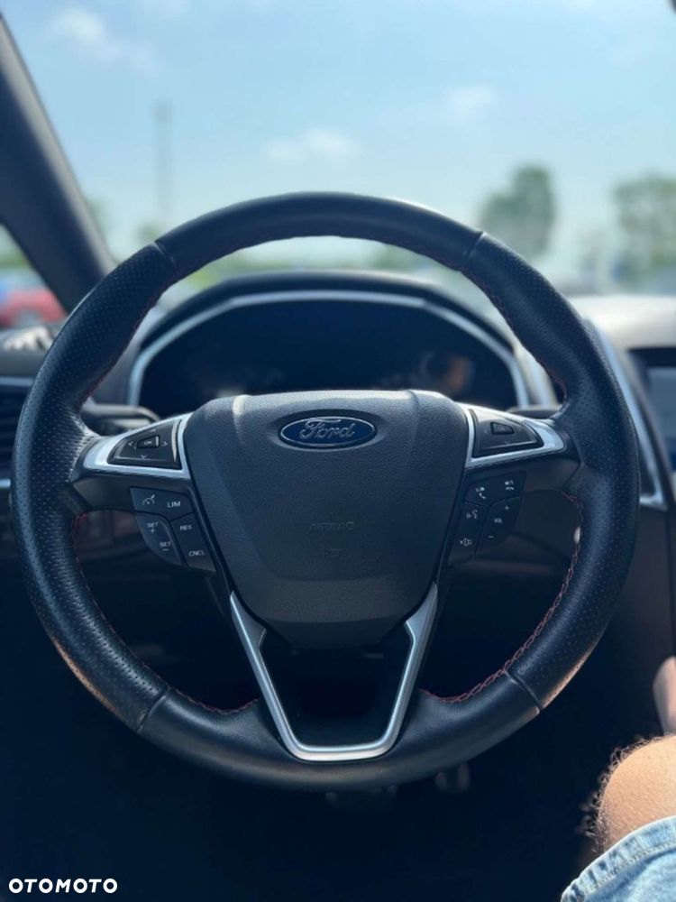 Ford S-Max - 21