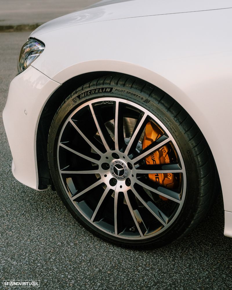 Mercedes-Benz E 300 AMG Line - 5