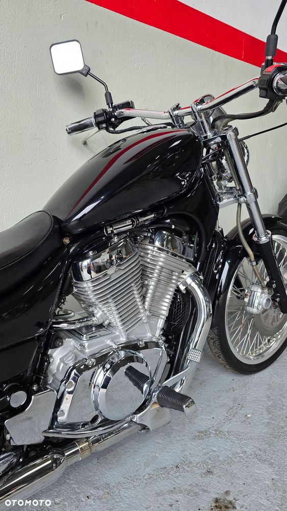 Suzuki Intruder - 25