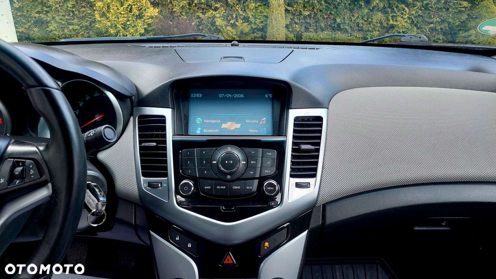 Chevrolet Cruze 1.8 LS - 23