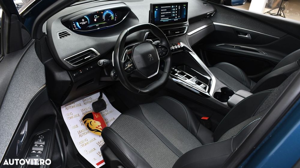 Peugeot 3008 PHEV 300 EAT8 4X4 Allure Pack - 12