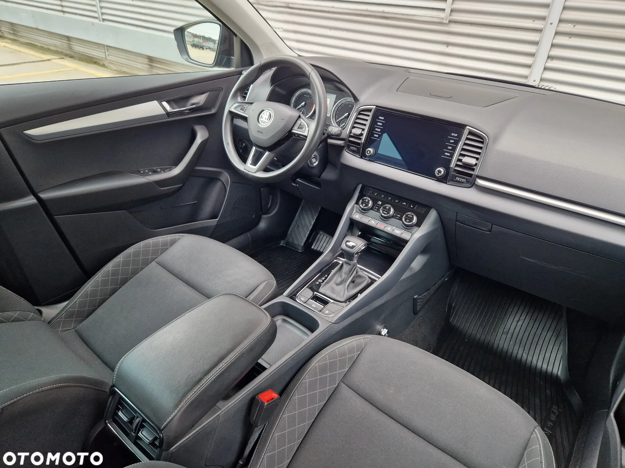 Skoda Karoq 1.5 TSI ACT 4x2 Ambition DSG - 22