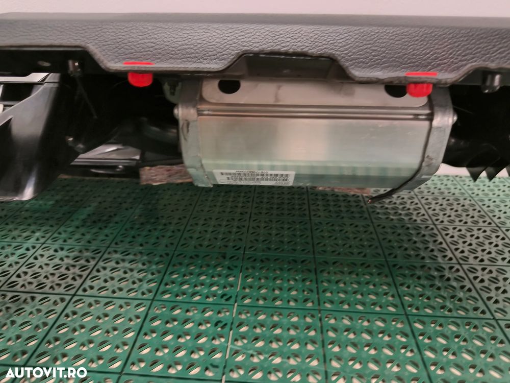 Plansa bord BMW seria 1 E81/82/87 Facelift pentru masini cu navigatie de fabrica( contine airbag pasager) - 6