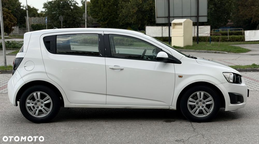 Chevrolet Aveo - 8