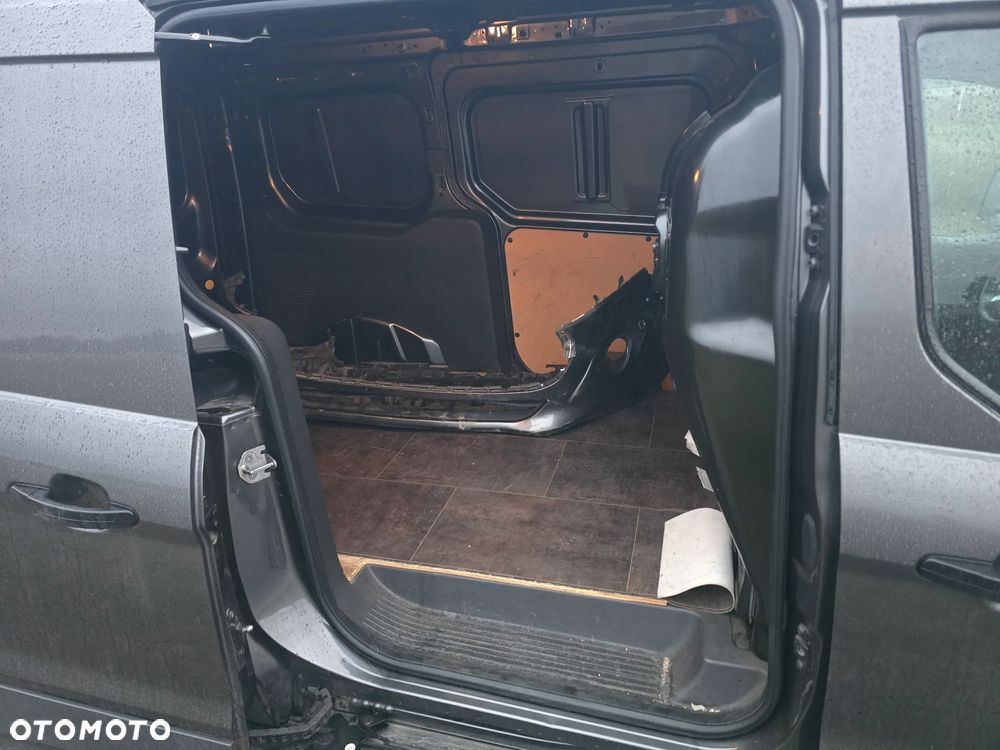Ford Transit Conect - 19