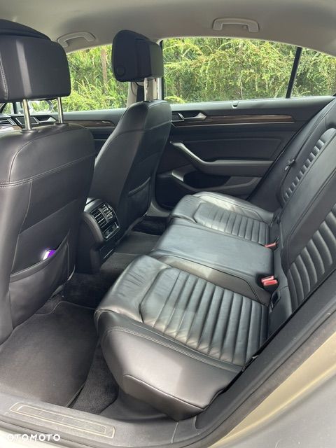 Volkswagen Passat 2.0 TDI BMT 4Mot Highline DSG - 10