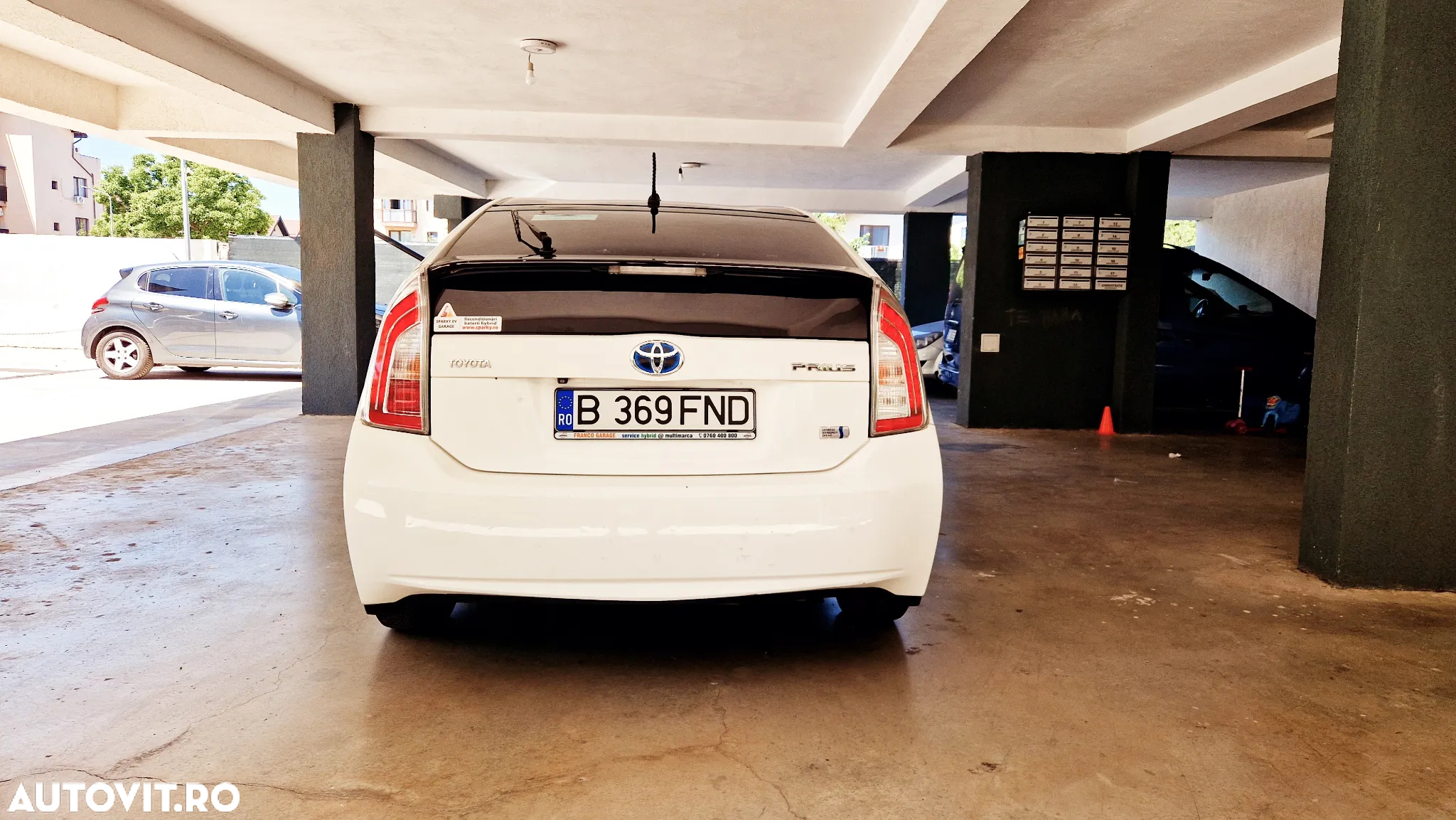 Toyota Prius - 3