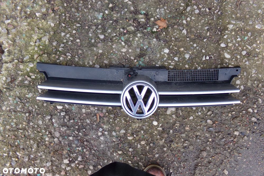 Atrapa grill 1J0853655 VW Golf IV LD7V - 1