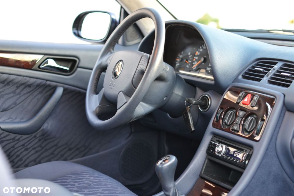 Mercedes-Benz CLK - 12