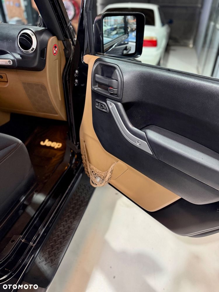 Jeep Wrangler 3.6 Sahara - 27