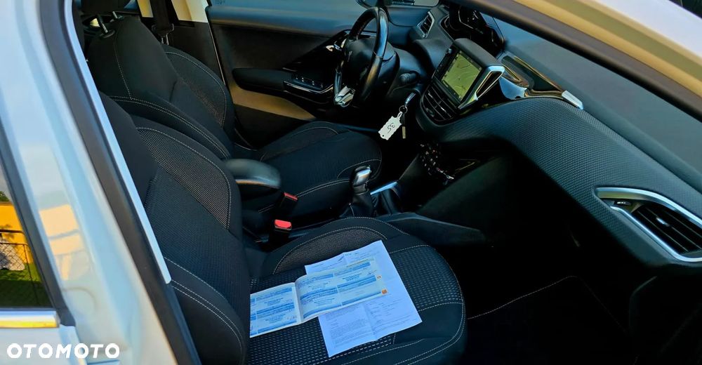 Peugeot 208 Blue-HDi 100 Stop&Start Allure - 15